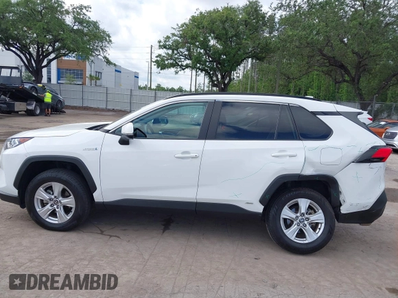 2021 Toyota RAV4 Hybrid XLE with VIN 2T3RWRFV6MW114082, listed as a IAAI auction lot 42038315 with 50,009 mi miles. Bid and sale history available at carsss.com. Image 14.