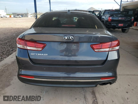 2018 Kia Optima LX z VIN KNAGT4L36J5213362, wystawiony jako Copart lot #56749365 z przebiegiem 122 662 mil mil oraz Szkoda całkowita • Salvage title. Historia ofert i sprzedaży dostępna na DreamBid. Obrazek 6.
