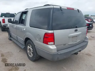 2004 Ford Expedition Special Service with VIN 1FMRU15W74LB37497, listed as a IAAI auction lot 41767762 with 271,767 mi miles. Bid and sale history available at carsss.com. Image 3.