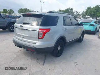 2018 Ford Police Interceptor Utility z VIN 1FM5K8AR4JGC95328, wystawiony jako IAAI lot #42295227 z przebiegiem 119 872 mil mil oraz . Historia ofert i sprzedaży dostępna na DreamBid. Obrazek 4.