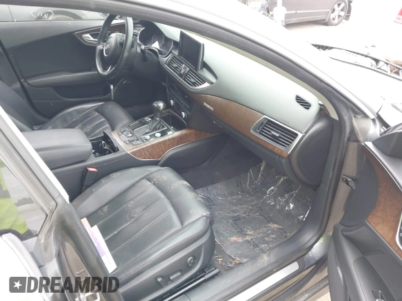 2013 Audi A7 3.0 Prestige with VIN WAU2GAFCXDN048929, listed as a IAAI auction lot 40067199 with 1 mi miles. Bid and sale history available at carsss.com. Image 5.