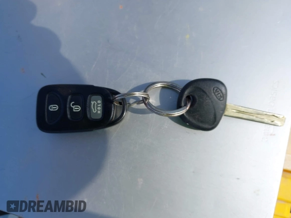 2010 Kia Optima LX z VIN KNAGG4A88A5435095, wystawiony jako IAAI lot #42085605 z przebiegiem 188 685 mil mil oraz . Historia ofert i sprzedaży dostępna na DreamBid. Obrazek 11.