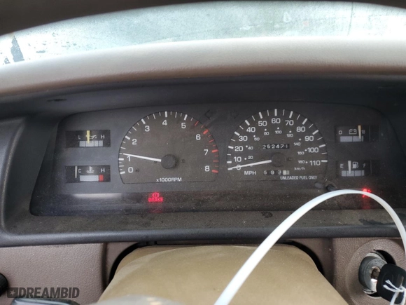 1998 Toyota T100 DX with VIN JT4UN22D8W0052905, listed as a Copart auction lot 72473714 with 252,471 mi miles and Salvage Title. Bid and sale history available at carsss.com. Image 9.