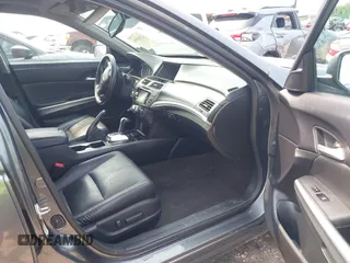 2014 Honda Crosstour EX-L z VIN 5J6TF2H59EL000957, wystawiony jako IAAI lot #42383656 z przebiegiem 116 317 mil mil oraz . Historia ofert i sprzedaży dostępna na DreamBid. Obrazek 5.