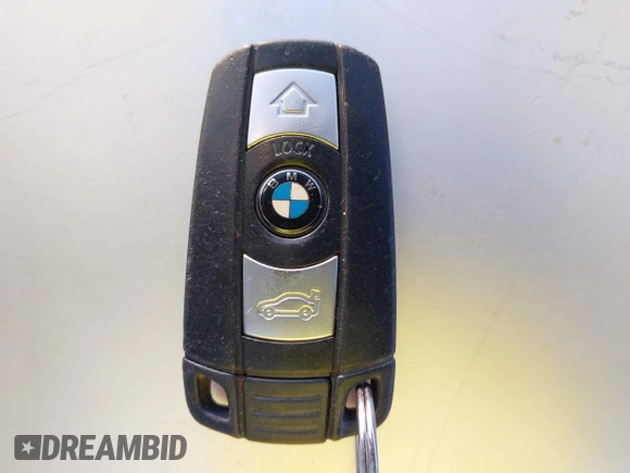 2011 BMW 3 Series 328i with VIN WBAPH5G57BNM76870, listed as a IAAI auction lot 41900288 with 191,609 mi miles and . Bid and sale history available at carsss.com. Image 11.
