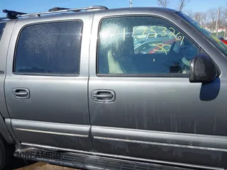 2002 Chevrolet Suburban LS with VIN 1GNFK16Z02J194579, listed as a IAAI auction lot 41753261 with 248,537 mi miles. Bid and sale history available at carsss.com. Image 13.