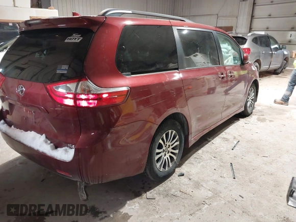 2018 Toyota Sienna XLE Auto Access Seat with VIN 5TDYZ3DC6JS920230, listed as a IAAI auction lot 41566438 with 186,213 mi miles. Bid and sale history available at carsss.com. Image 4.