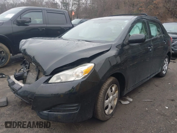 2009 Toyota Matrix S with VIN 2T1LE40E29C004183, listed as a IAAI auction lot 41698226 with 233,914 mi miles. Bid and sale history available at carsss.com. Image 2.