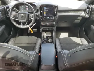 2021 Volvo XC40 R-Design with VIN YV4162UM5M2604744, listed as a Copart auction lot 53574615 with 17,993 mi miles and Salvage Title. Bid and sale history available at carsss.com. Image 8.