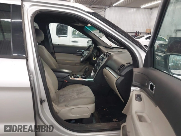2013 Ford Explorer z VIN 1FM5K8B89DGB30076, wystawiony jako IAAI lot #42274929 z przebiegiem 268 795 mil mil oraz . Historia ofert i sprzedaży dostępna na DreamBid. Obrazek 5.
