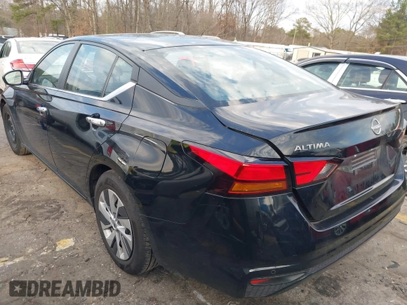 2024 Nissan Altima 2.5 S with VIN 1N4BL4BV7RN402426, listed as a IAAI auction lot 41575496 with 7,255 mi miles. Bid and sale history available at carsss.com. Image 3.