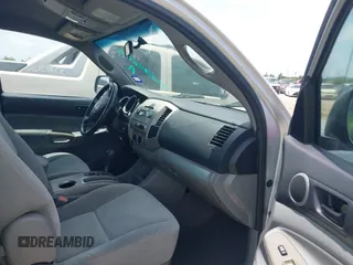 2006 Toyota Tacoma PreRunner z VIN 3TMKU72N76M008066, wystawiony jako IAAI lot #42692603 z przebiegiem 208 065 mil mil oraz . Historia ofert i sprzedaży dostępna na DreamBid. Obrazek 5.