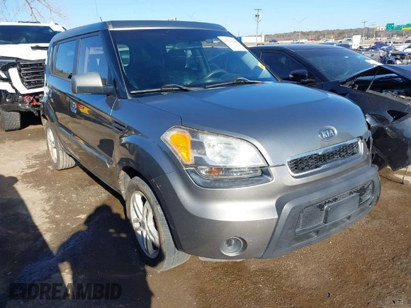 2010 Kia Soul + with VIN KNDJT2A24A7068737, listed as a IAAI auction lot 41733384 with 175,450 mi miles. Bid and sale history available at carsss.com. Image 1.