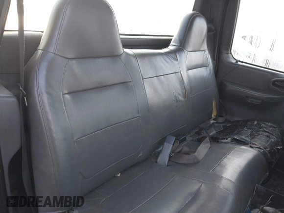 2002 Ford F-150 XL with VIN 1FTRF172X2NB18372, listed as a IAAI auction lot 41478280 with 240,736 mi miles. Bid and sale history available at carsss.com. Image 5.