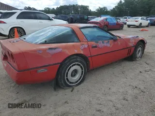 1984 Chevrolet Corvette z VIN 1G1AY0786E5125578, wystawiony jako Copart lot #58390705 z przebiegiem 79 392 mil mil oraz Czysty tytuł • Clean title. Historia ofert i sprzedaży dostępna na DreamBid. Obrazek 3.