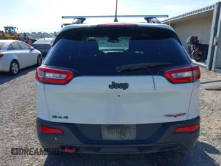 2017 Jeep Cherokee Trailhawk L Plus z VIN 1C4PJMBS1HD217370, wystawiony jako IAAI lot #42486588 z przebiegiem 108 695 mil mil oraz . Historia ofert i sprzedaży dostępna na DreamBid. Obrazek 16.