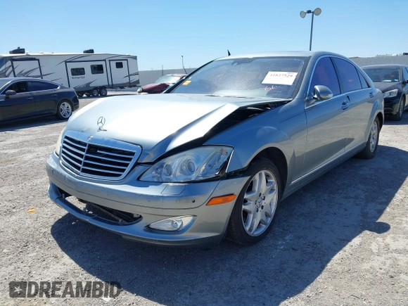 2007 Mercedes-Benz S 550 with VIN WDDNG71X87A070944, listed as a IAAI auction lot 41827529 with 267,847 mi miles and . Bid and sale history available at carsss.com. Image 2.
