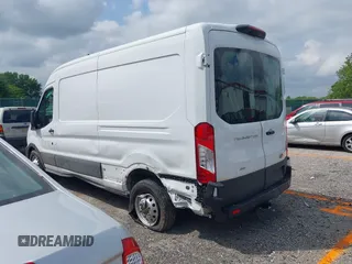 2023 Ford Transit Cargo с VIN 1FTBR2C84PKB85423, выставлен на аукционе IAAI как лот 42099152 с пробегом 48 328 миль миль и . История ставок и продаж доступна на DreamBid. Изображение 3.