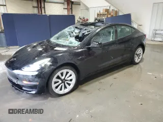 2022 Tesla Model 3 z VIN 5YJ3E1EA6NF369993, wystawiony jako Copart lot #58030945 z przebiegiem 128 079 mil mil oraz Szkoda całkowita • Salvage title. Historia ofert i sprzedaży dostępna na DreamBid. Obrazek 1.