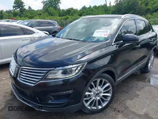 2017 Lincoln MKC Reserve with VIN 5LMCJ3C95HUL54101, listed as a IAAI auction lot 42272528 with 32,815 mi miles and . Bid and sale history available at DreamBid. Image 2.