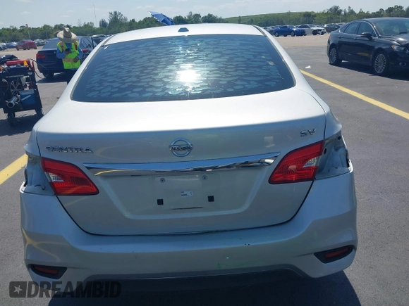 2018 Nissan Sentra SV z VIN 3N1AB7AP6JL640210, wystawiony jako IAAI lot #42287203 z przebiegiem 67 060 mil mil oraz . Historia ofert i sprzedaży dostępna na DreamBid. Obrazek 17.