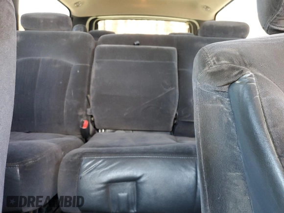 2002 Chevrolet Suburban LS with VIN 1GNEC16T22J302186, listed as a Copart auction lot 49346435 with 220,352 mi miles and Salvage Title. Bid and sale history available at carsss.com. Image 10.
