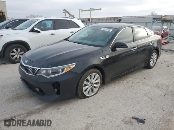 2016 Kia Optima EX z VIN 5XXGU4L30GG058389, wystawiony jako Copart lot #49993295 z przebiegiem 78 445 mil mil oraz Szkoda całkowita • Salvage title. Historia ofert i sprzedaży dostępna na DreamBid. Obrazek 1.
