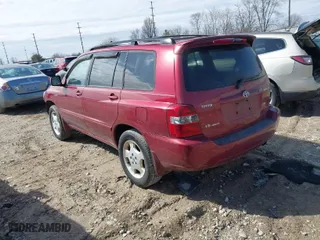 2005 Toyota Highlander with VIN JTEEP21A350110032, listed as a IAAI auction lot 41701585 with 223,277 mi miles. Bid and sale history available at carsss.com. Image 3.