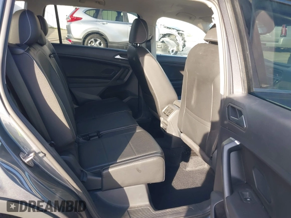2021 Volkswagen Tiguan SE with VIN 3VV3B7AX8MM071303, listed as a IAAI auction lot 41109686 with 40,684 mi miles and . Bid and sale history available at DreamBid. Image 8.