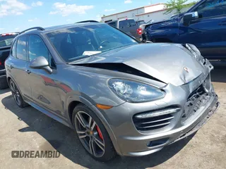 2013 Porsche Cayenne GTS с VIN WP1AD2A29DLA74833, выставлен на аукционе IAAI как лот 42639629 с пробегом 127 263 миль миль и . История ставок и продаж доступна на DreamBid. Изображение 1.