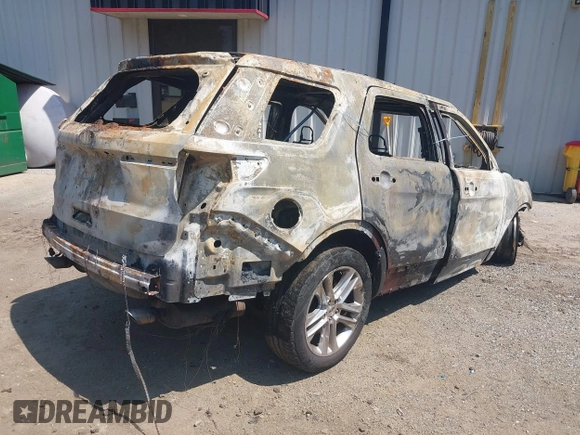 2017 Ford Explorer XLT with VIN 1FM5K8D81HGB04588, listed as a IAAI auction lot 42584072 with Not provided miles and . Bid and sale history available at DreamBid. Image 4.