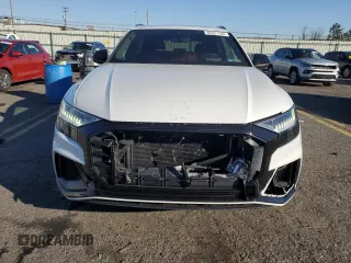 2022 Audi SQ8 Prestige z VIN WA1CWBF16ND026457, wystawiony jako Copart lot #84327434 z przebiegiem 24 770 mil mil oraz Szkoda całkowita • Salvage title. Historia ofert i sprzedaży dostępna na DreamBid. Obrazek 5.