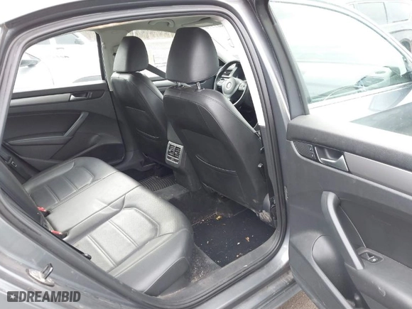 2014 Volkswagen Passat SE w/Sunroof with VIN 1VWBT7A3XEC069637, listed as a IAAI auction lot 41802276 with 119,945 mi miles. Bid and sale history available at carsss.com. Image 8.