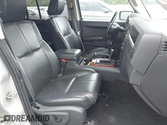 2008 Jeep Commander Limited with VIN 1J8HG58N68C124949, listed as a IAAI auction lot 40725093 with 180,307 mi miles. Bid and sale history available at carsss.com. Image 5.