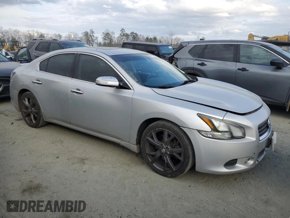 2013 Nissan Maxima SV z VIN 1N4AA5AP4DC809103, wystawiony jako Copart lot #47820485 z przebiegiem 147 493 mil mil oraz Szkoda całkowita • Salvage title. Historia ofert i sprzedaży dostępna na DreamBid. Obrazek 4.