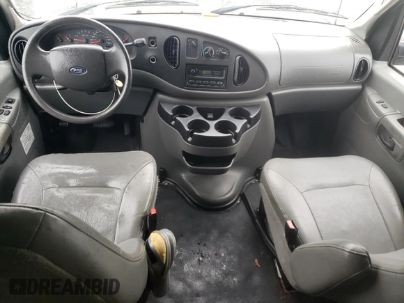 2007 Ford Econoline Cargo Commercial z VIN 1FTNE24WX7DB07027, wystawiony jako Copart lot #57235925 z przebiegiem 129 955 mil mil oraz Czysty tytuł • Clean title. Historia ofert i sprzedaży dostępna na DreamBid. Obrazek 8.
