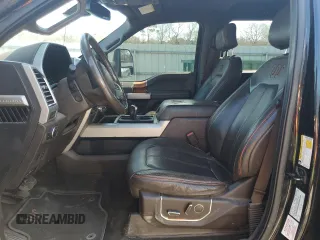 2017 Ford F-350 Lariat z VIN 1FT8W3DT9HED29396, wystawiony jako Copart lot #44615085 z przebiegiem 142 104 mil mil oraz Szkoda całkowita • Salvage title. Historia ofert i sprzedaży dostępna na DreamBid. Obrazek 7.