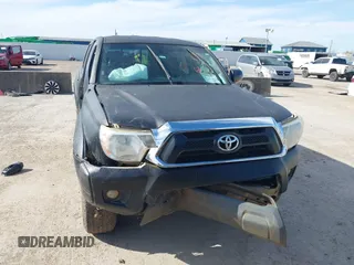 2015 Toyota Tacoma z VIN 3TMLU4ENXFM206669, wystawiony jako IAAI lot #41323365 z przebiegiem 102 297 mil mil oraz . Historia ofert i sprzedaży dostępna na DreamBid. Obrazek 12.