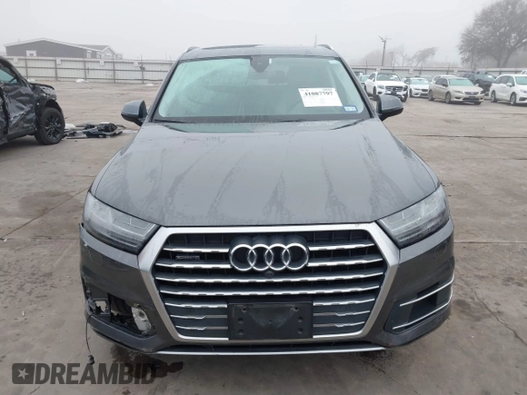 2018 Audi Q7 Premium Plus with VIN WA1LHAF70JD040387, listed as a IAAI auction lot 41087797 with 75,031 mi miles. Bid and sale history available at carsss.com. Image 11.