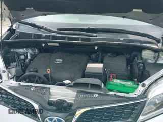 2017 Toyota Sienna SE with VIN 5TDXZ3DC5HS777793, listed as a IAAI auction lot 42875681 with 142,707 mi miles and . Bid and sale history available at DreamBid. Image 19.