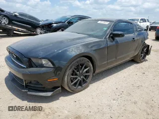 2014 Ford Mustang V6 z VIN 1ZVBP8AM5E5240978, wystawiony jako Copart lot #58018635 z przebiegiem 176 267 mil mil oraz Szkoda całkowita • Salvage title. Historia ofert i sprzedaży dostępna na DreamBid. Obrazek 1.