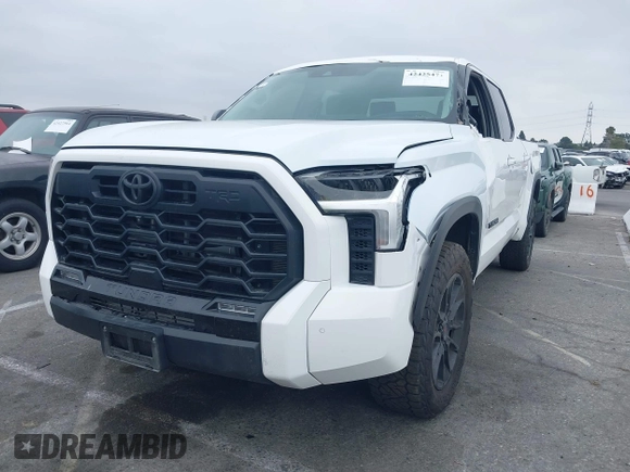 2024 Toyota Tundra Limited z VIN 5TFWA5DB2RX156299, wystawiony jako IAAI lot #42425471 z przebiegiem 41 874 mil mil oraz . Historia ofert i sprzedaży dostępna na DreamBid. Obrazek 17.
