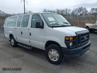2008 Ford Econoline Wagon XL with VIN 1FDSS31L78DA60161, listed as a IAAI auction lot 41840351 with 151,312 mi miles. Bid and sale history available at carsss.com. Image 1.