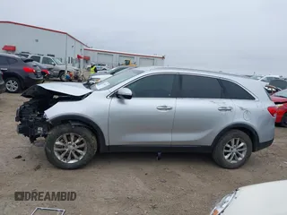 2018 Kia Sorento LX with VIN 5XYPG4A35JG378093, listed as a IAAI auction lot 41602165 with 61,247 mi miles. Bid and sale history available at carsss.com. Image 15.