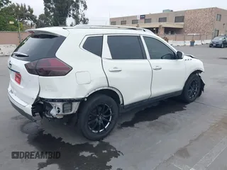 2016 Nissan Rogue SL with VIN 5N1AT2MT4GC784277, listed as a IAAI auction lot 42174881 with 117,566 mi miles. Bid and sale history available at carsss.com. Image 4.
