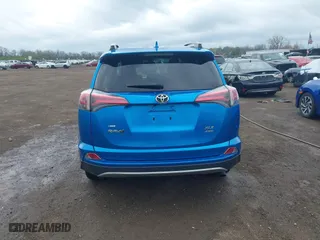 2017 Toyota RAV4 XLE with VIN JTMRFREV4HJ123496, listed as a IAAI auction lot 42068817 with 211,682 mi miles. Bid and sale history available at carsss.com. Image 16.