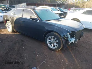 2016 Chrysler 300 Anniversary Edition z VIN 2C3CCAAG1GH216908, wystawiony jako IAAI lot #41315477 z przebiegiem 47 496 mil mil oraz . Historia ofert i sprzedaży dostępna na DreamBid. Obrazek 1.