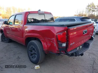 2020 Toyota Tacoma SR5 z VIN 3TMCZ5AN4LM364529, wystawiony jako IAAI lot #41267273 z przebiegiem 29 391 mil mil oraz . Historia ofert i sprzedaży dostępna na DreamBid. Obrazek 3.
