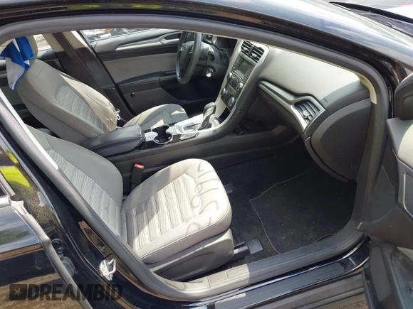 2016 Ford Fusion S z VIN 3FA6P0G78GR245055, wystawiony jako IAAI lot #42399174 z przebiegiem 132 674 mil mil oraz . Historia ofert i sprzedaży dostępna na DreamBid. Obrazek 5.
