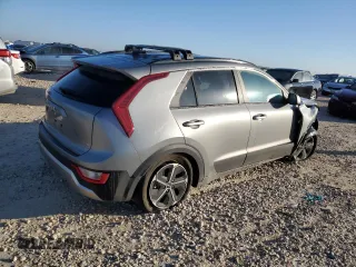 2024 Kia Niro LX with VIN KNDCP3LE1R5178033, listed as a Copart auction lot 44206525 with 21,324 mi miles and Salvage Title. Bid and sale history available at carsss.com. Image 3.